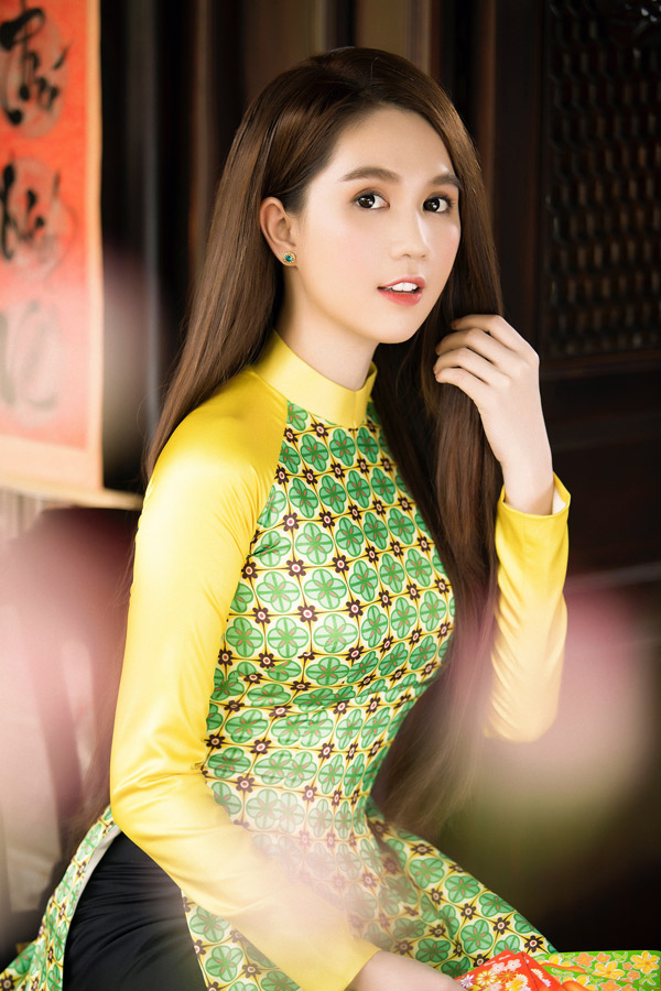 Ngọc Trinh cận kề tuổi 30 xinh tươi hút hồn